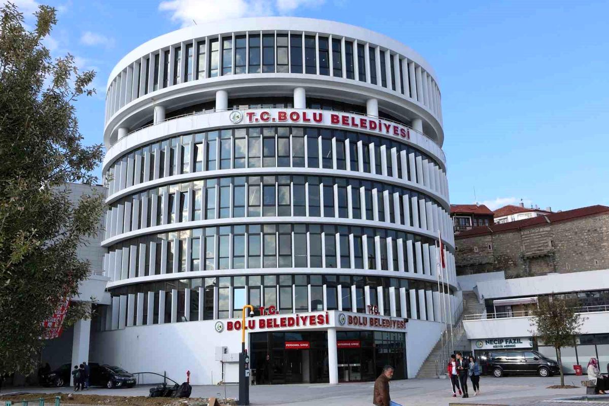 3 Belediye Başkan Yardımcısı tutuklanan Bolu Belediyesi\'nde yeni atama