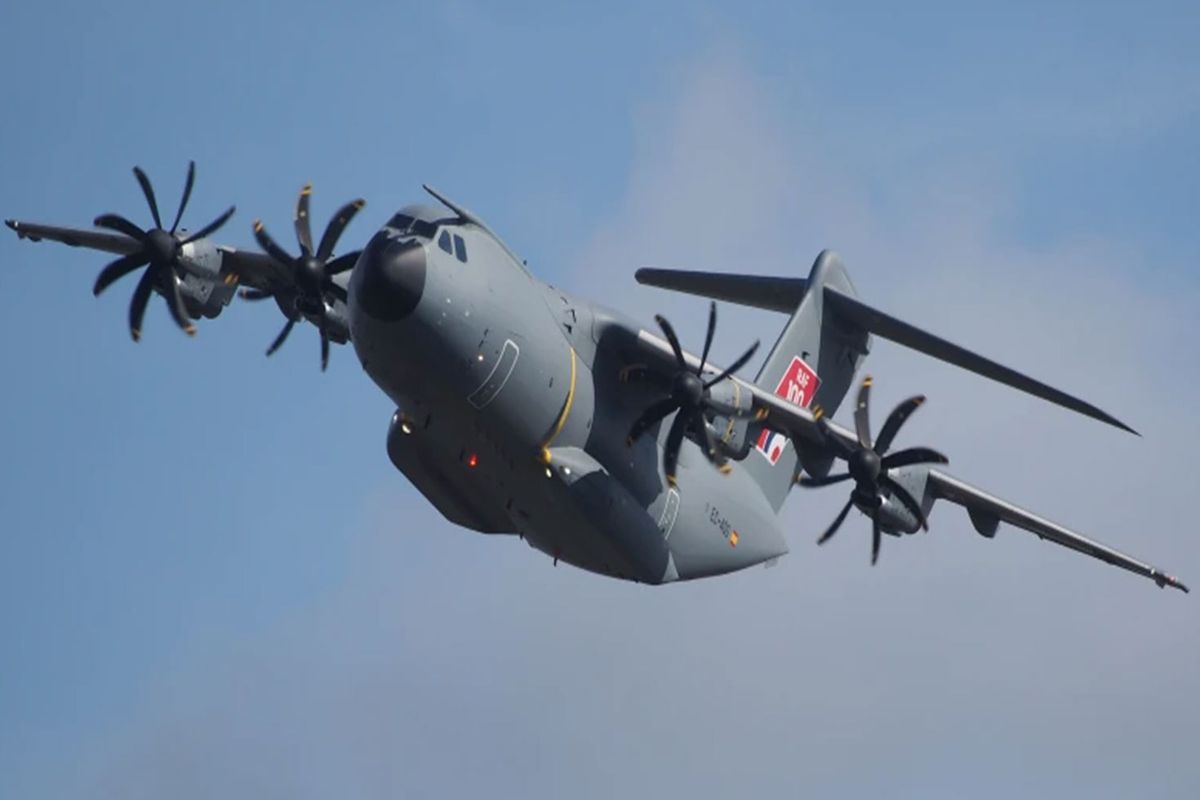 Belçika\'ya ait askeri uçağa Haiti\'de ateş açıldı