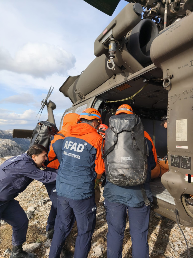 Çiriş bitkisi toplamak için gittiği dağlık alanda hayatını kaybetti