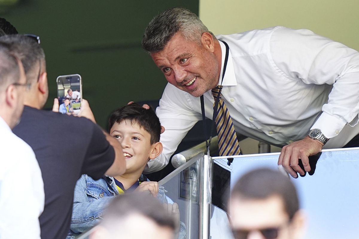 Fenerbah&ccedil;e y&ouml;netiminden taraftarlarına b&uuml;y&uuml;k jest