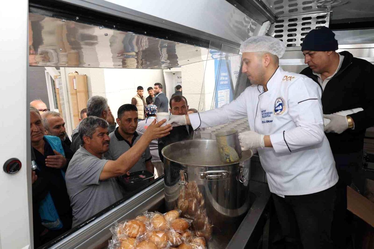 HBB\'nin çorba ikramı ile yürekler ısınıyor
