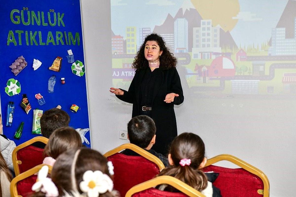 İlkokul öğrencileri geri dönüşümü yerinde öğrendi