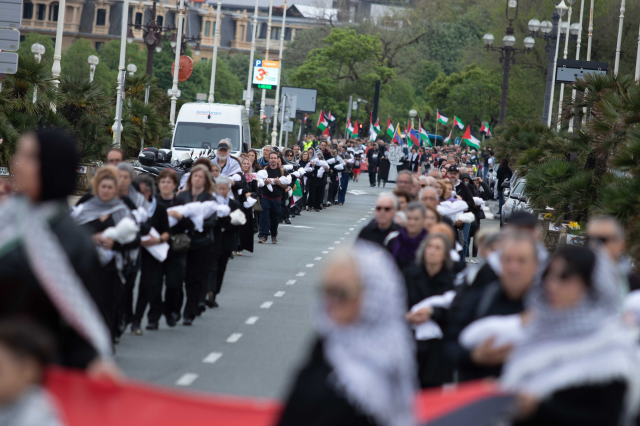 İspanya'da binlerce kişi Filistin için toplandı, “Soykırıma ve savaşa hayır” dedi