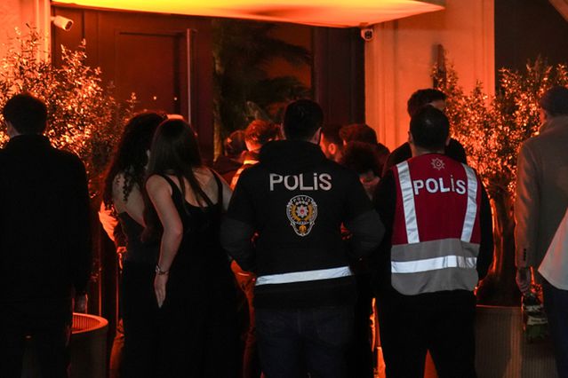 Kadıköy’de 12 mekana baskın! 107 kişiye gözaltı kararı verildi