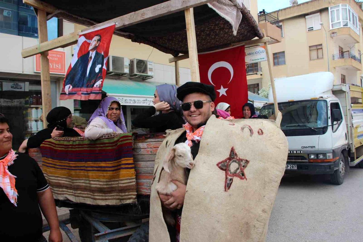 27. Geleneksel Kumluca Tarım ve Seracılık Festivali Yörük Göçü ile başladı