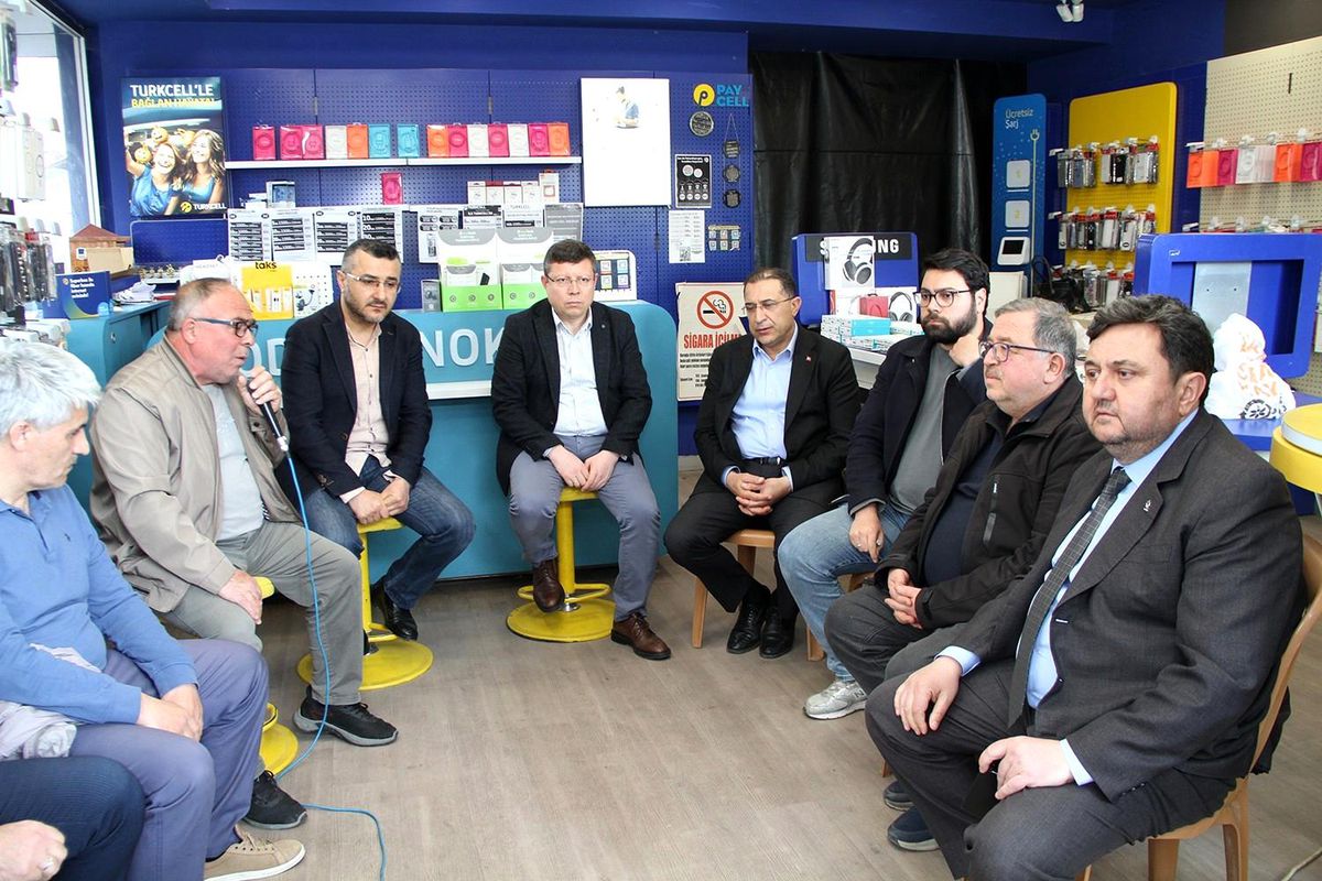 AK Parti Kula\'da İstişare Toplantısı