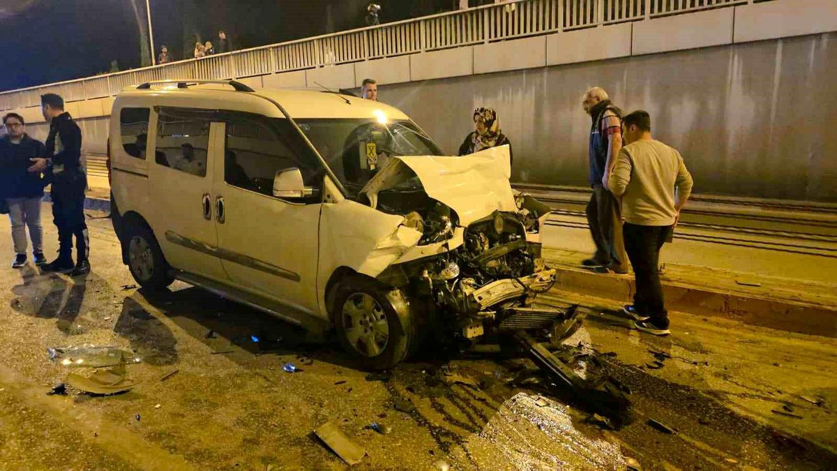 Antalya\'da Zincirleme Trafik Kazası