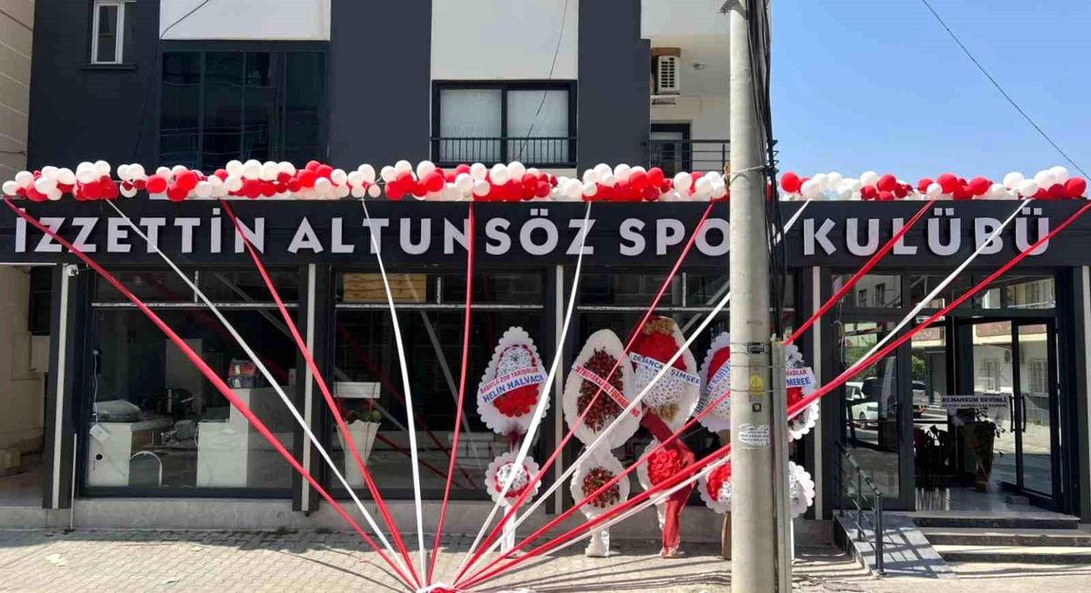 İzzettin Altunsöz, Mersin\'de Spor Salonu Açtı