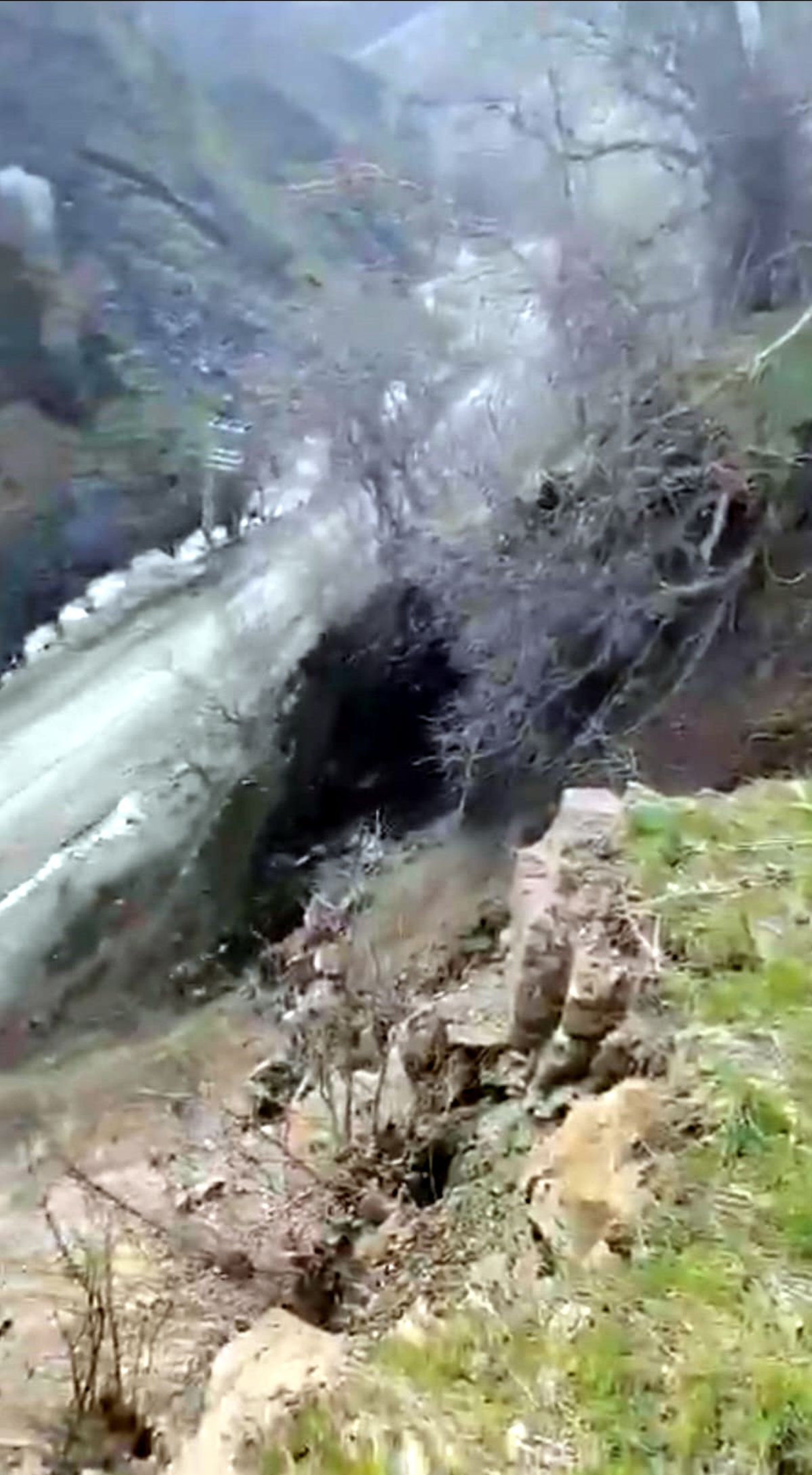 Van\'da Heyelan Yolu Kapadı