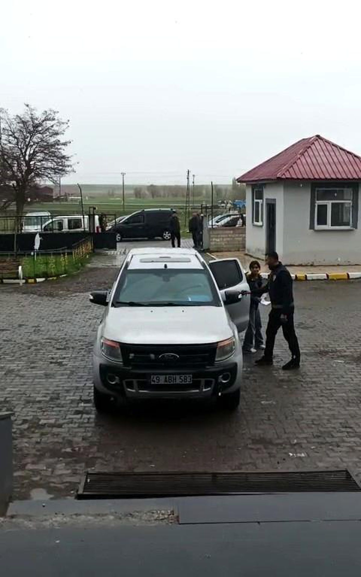 Bulanık\'ta kimliğini unutan öğrenciye polis desteği