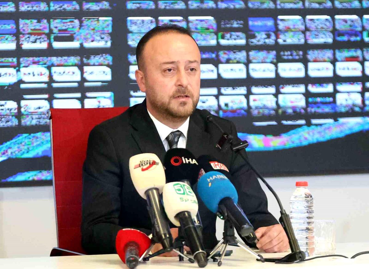 Burak Özçoban: Aday değilim, yeni liderler bekliyoruz