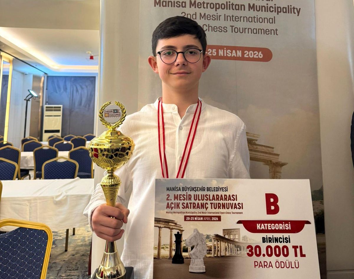 Çeşme Belediyesporlu Ali Arda Eracar\'dan, Satranç Turnuvası\'nda şampiyonluk