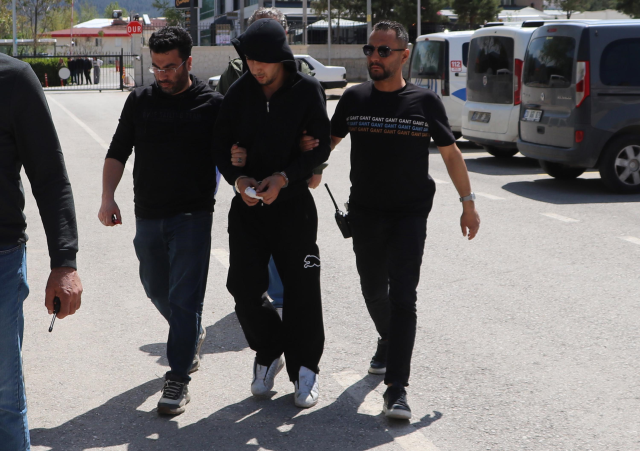 Denizli'de sokak düğünü sonrası eşya toplama kavgası; 1 ölü, 1 yaralı