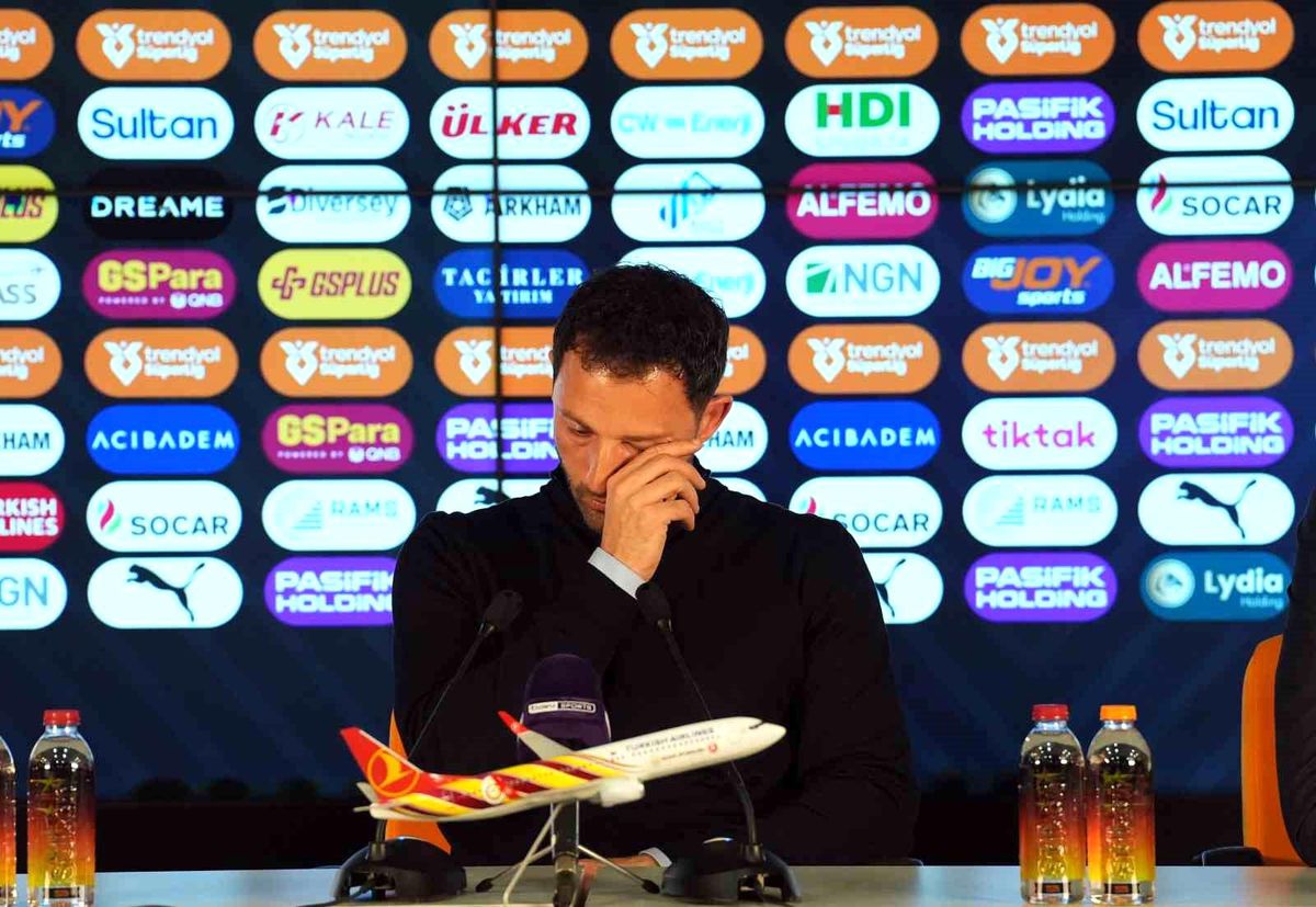 Tedesco: \'\'Suçlu benim, oyuncularımı sakin bırakın\'\'