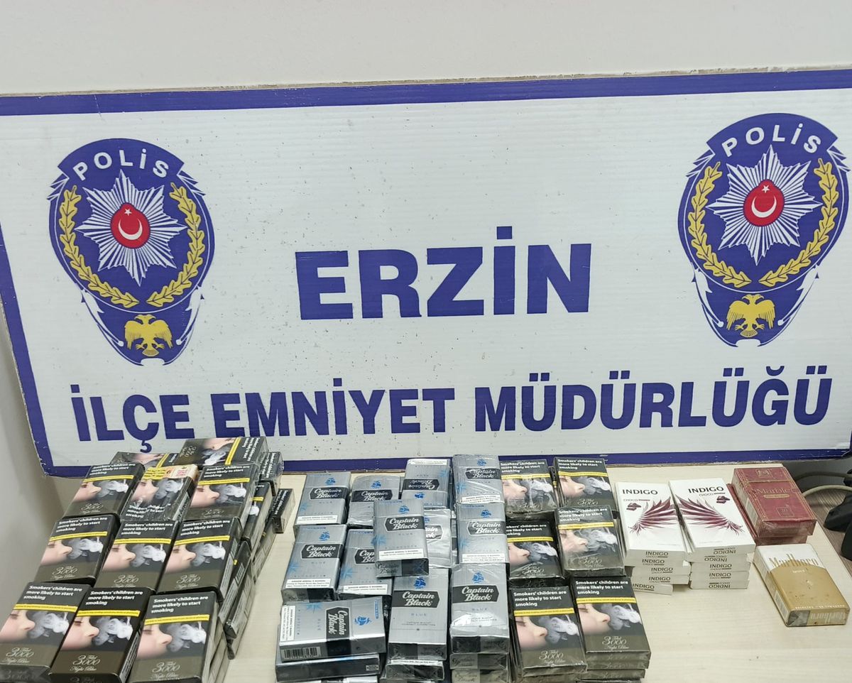Erzin’de kaçak sigara operasyonu: Marketten yüzlerce paket çıktı