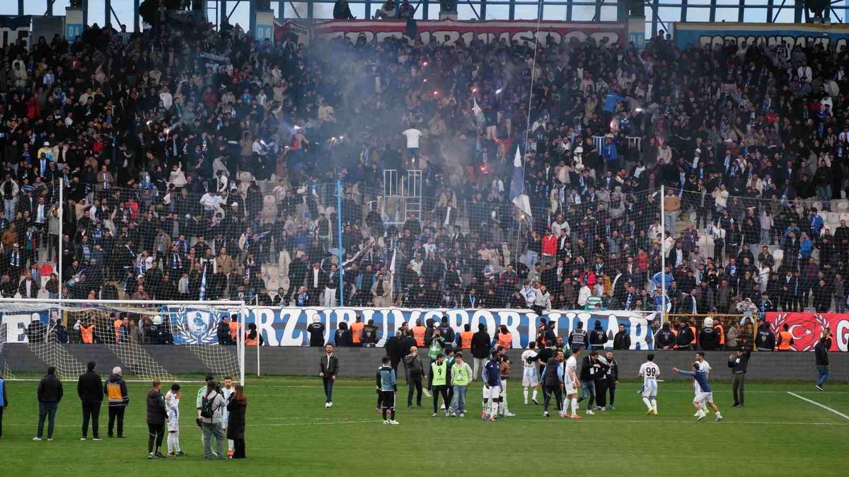 Erzurumspor FK Süper Lig\'e Yükseldi