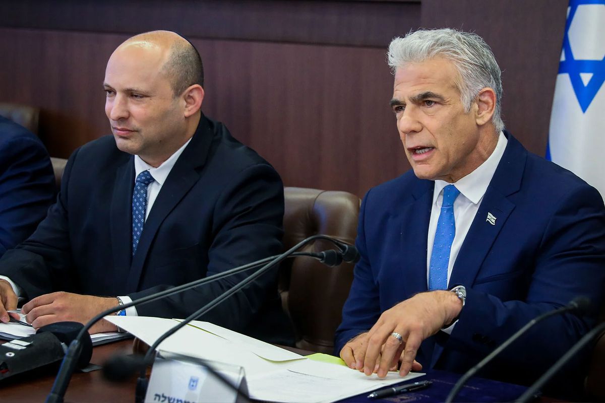 2021\'de Netanyahu\'yu koltuğundan eden Bennett ve Lapid yeniden seçim koalisyonu kurdu
