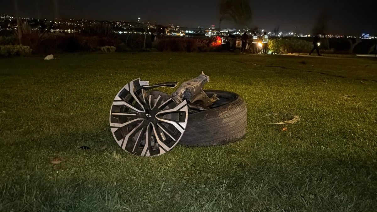 Fatih\'te Takla Atan Araçta Yaralanan Sürücü Hastaneye Kaldırıldı