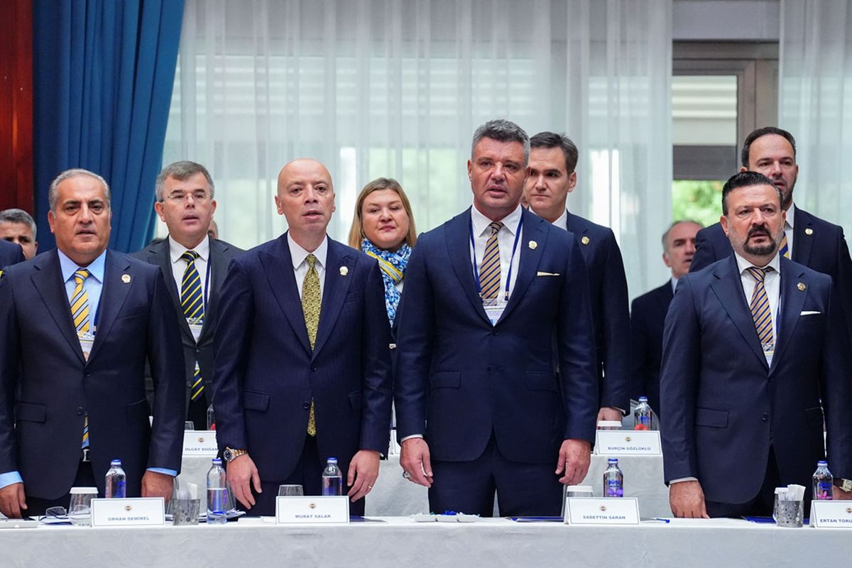 Fenerbahçe yönetimi olağanüstü toplanıyor