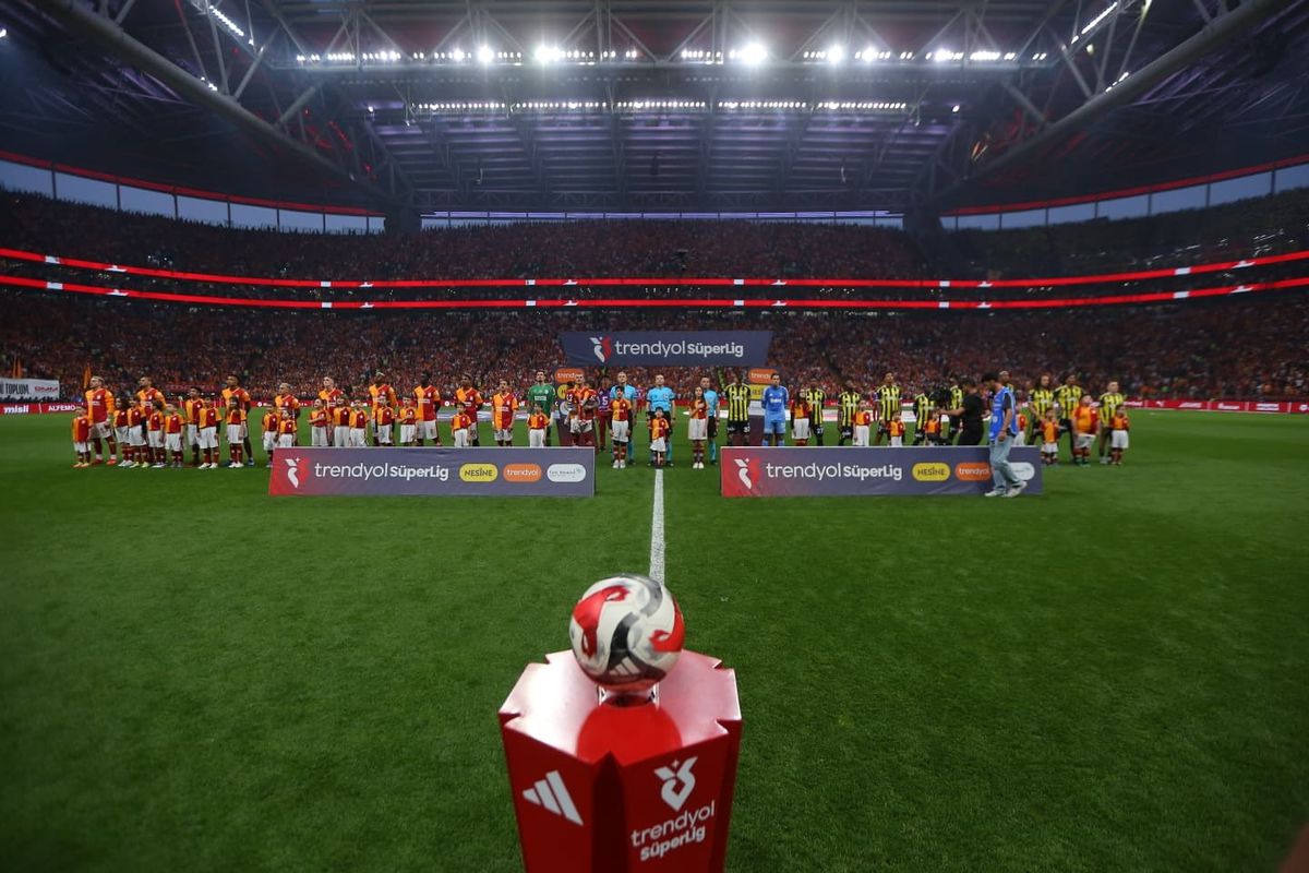 Fenerbahçe-Galatasaray Derbisi