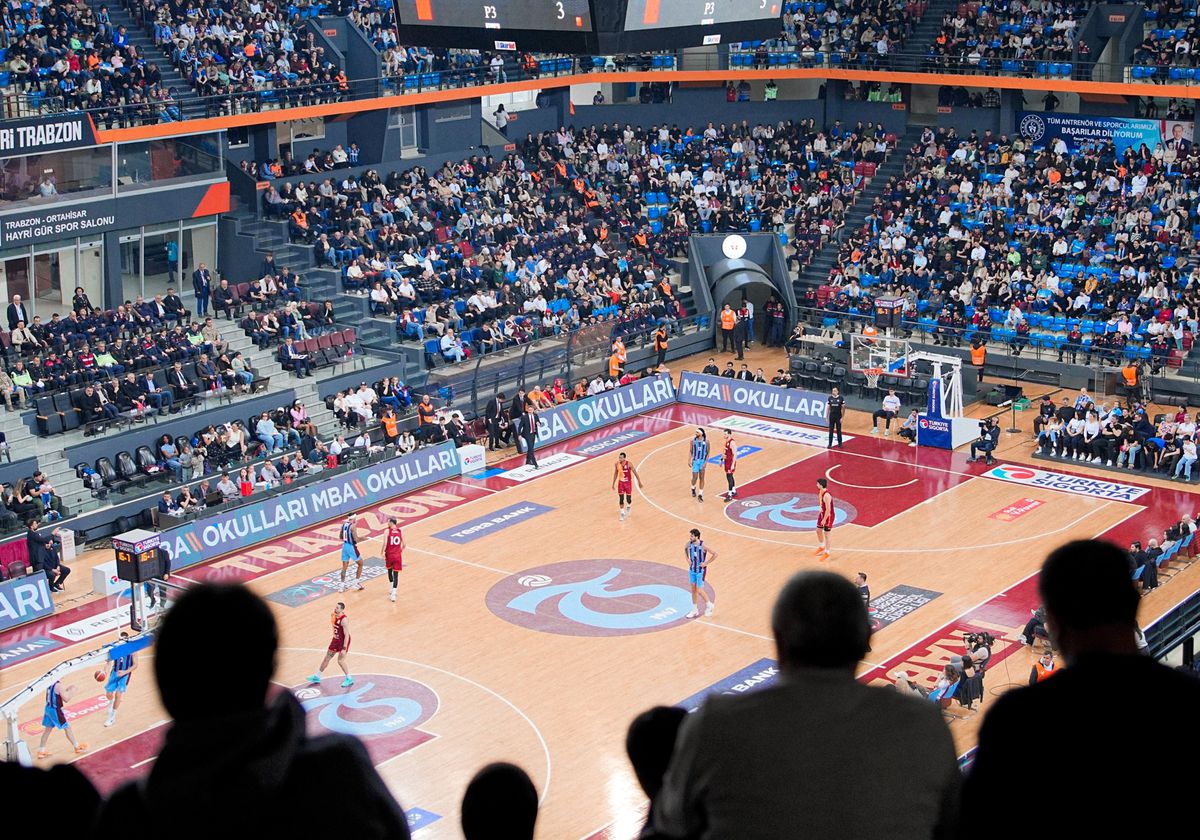 Trabzonspor, Galatasaray\'ı 79-69 Yendi