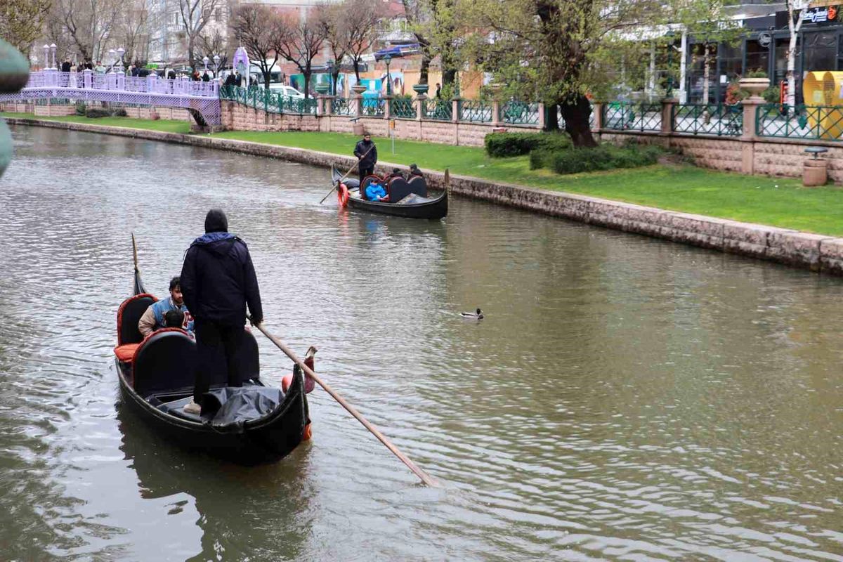 Eskişehir\'de Gondol Keyfi