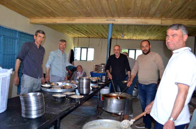 Tüpüler Mahallesi’nde Geleneksel Köy Hayrı