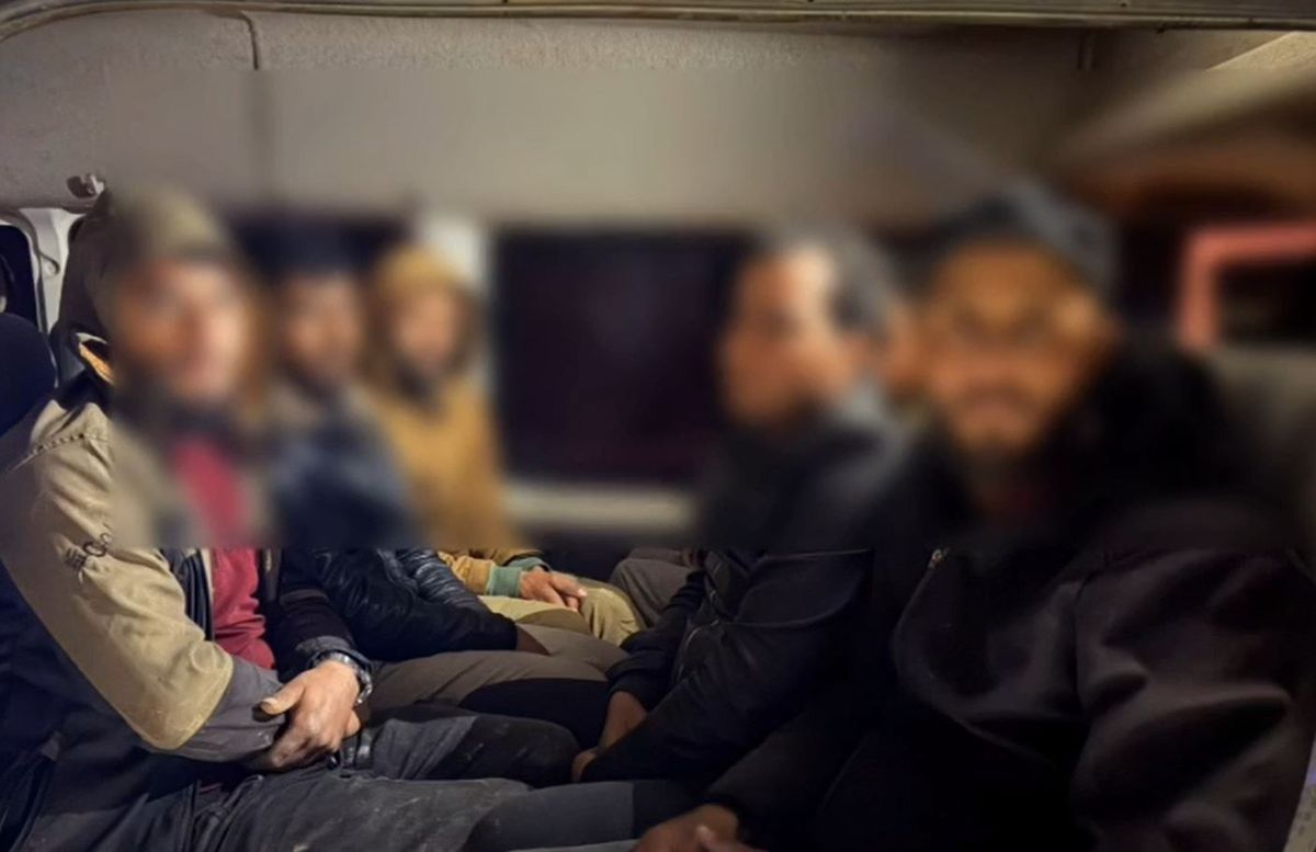 Hatay\'da 14 Kaçak Göçmen ve Organizatör Yakalandı