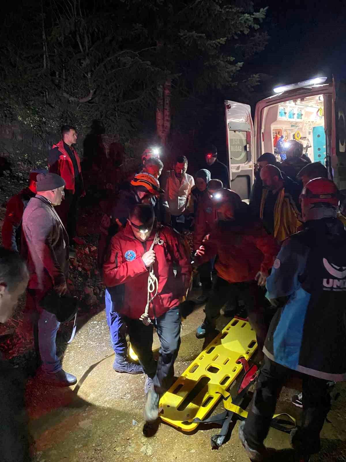 Küre\'de Uçuruma Düşen Genç Kurtarıldı