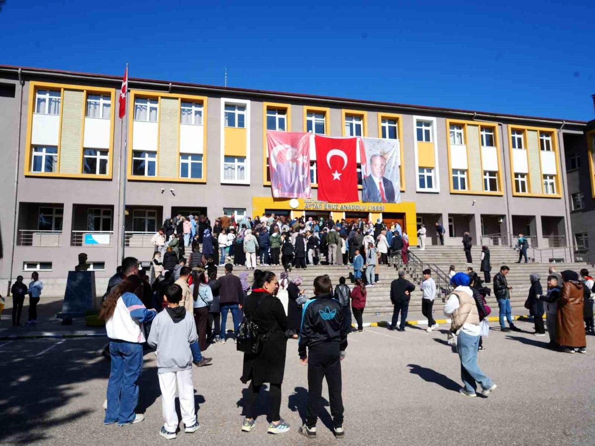 Kastamonu\'da öğrencilerin bursluluk sınavı heyecanı başladı