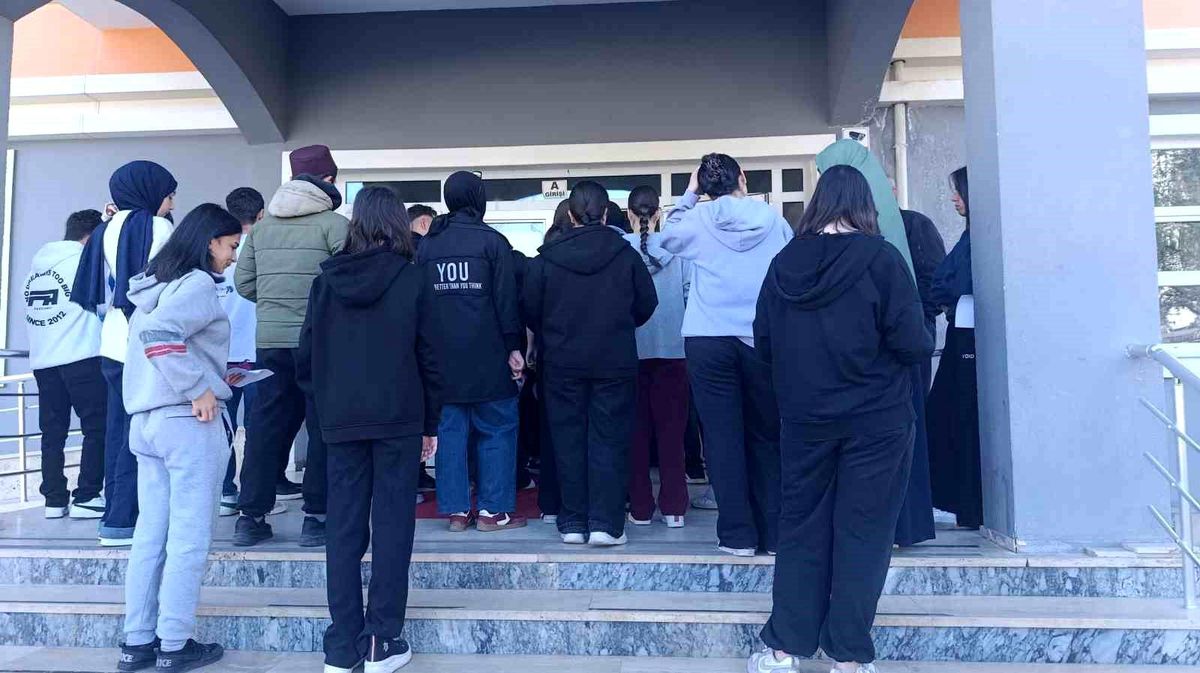 Kırşehir\'de Bursluluk Sınavı Yapıldı