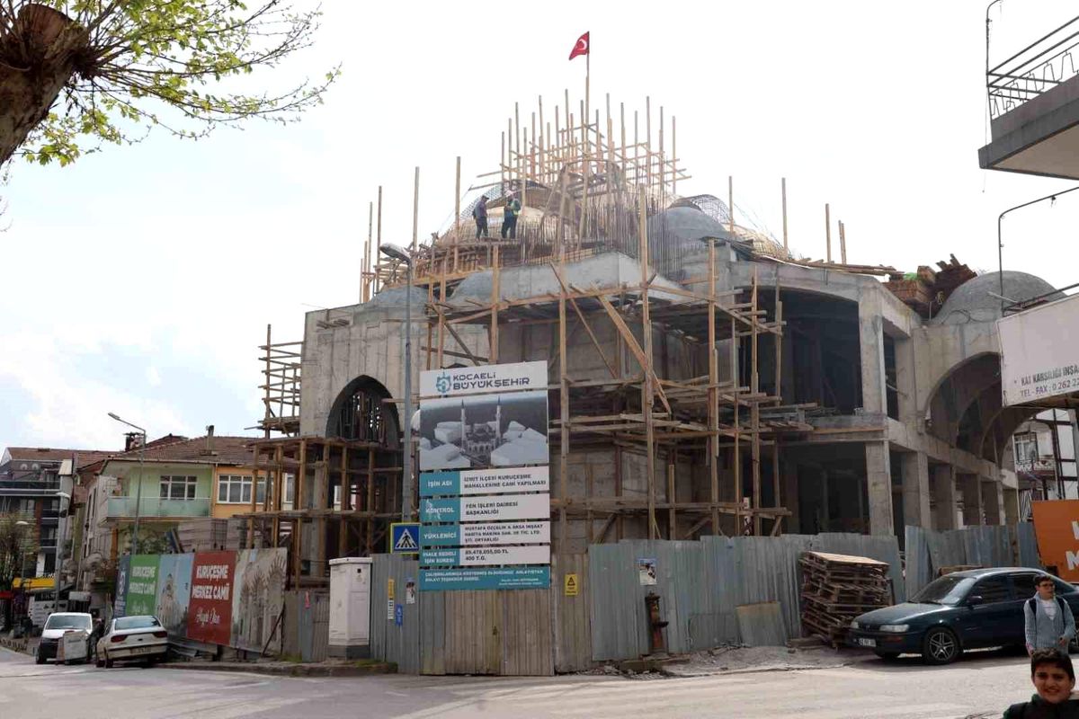 Kuruçeşme Merkez Cami şekilleniyor