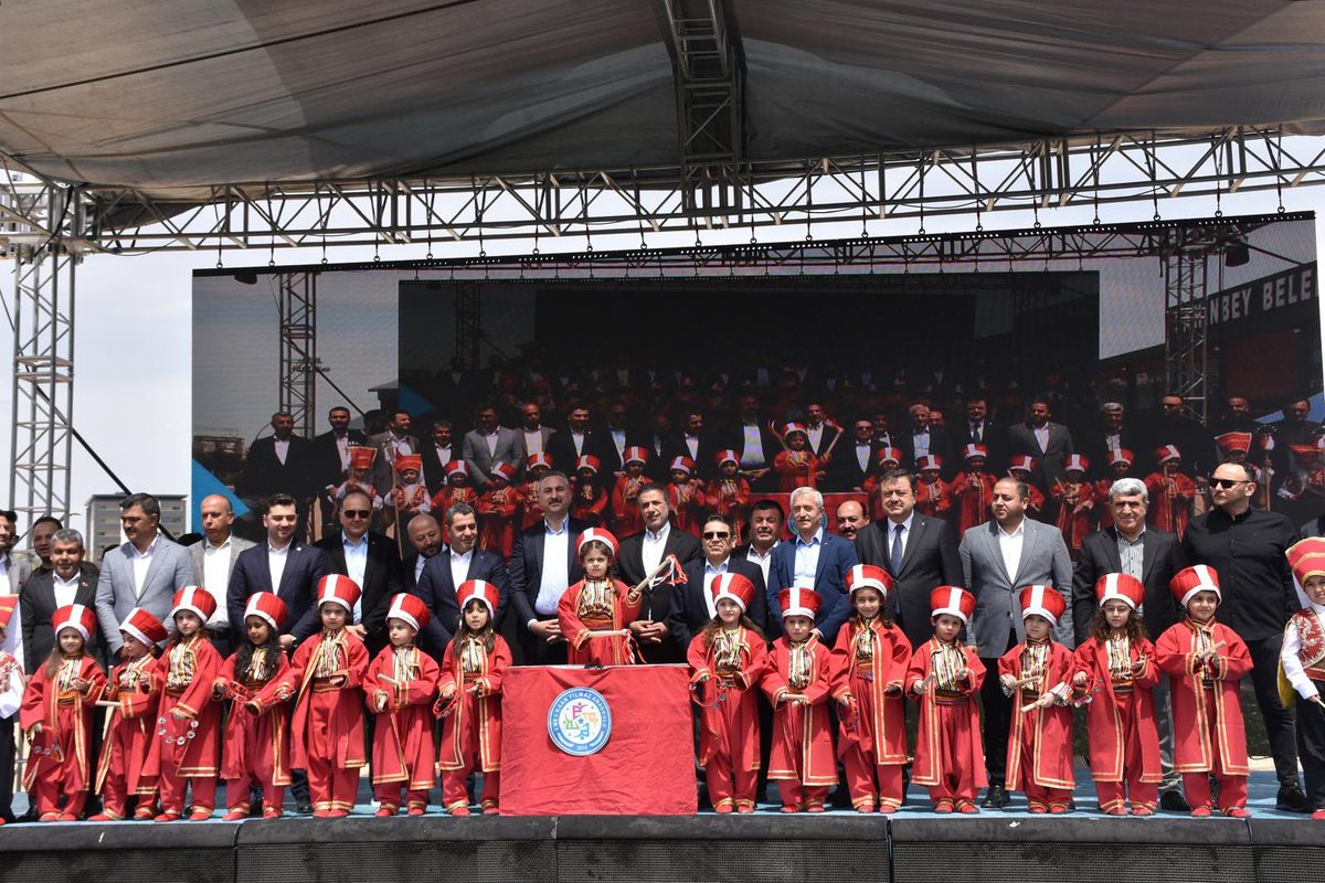 Minik mehteranlar Şahinbey Er Meydanı’nda alkış topladı