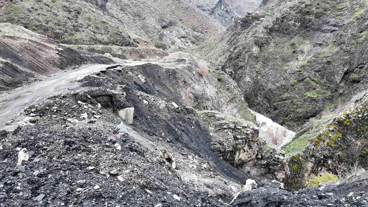 Şırnak\'ta Heyelan: 5 Köy Yolu Hasar Gördü