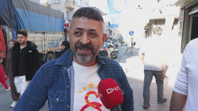 Araçtan gelen müzik kahvehanenin camını titretti, müşteriler deprem sanıp dışarı kaçtı