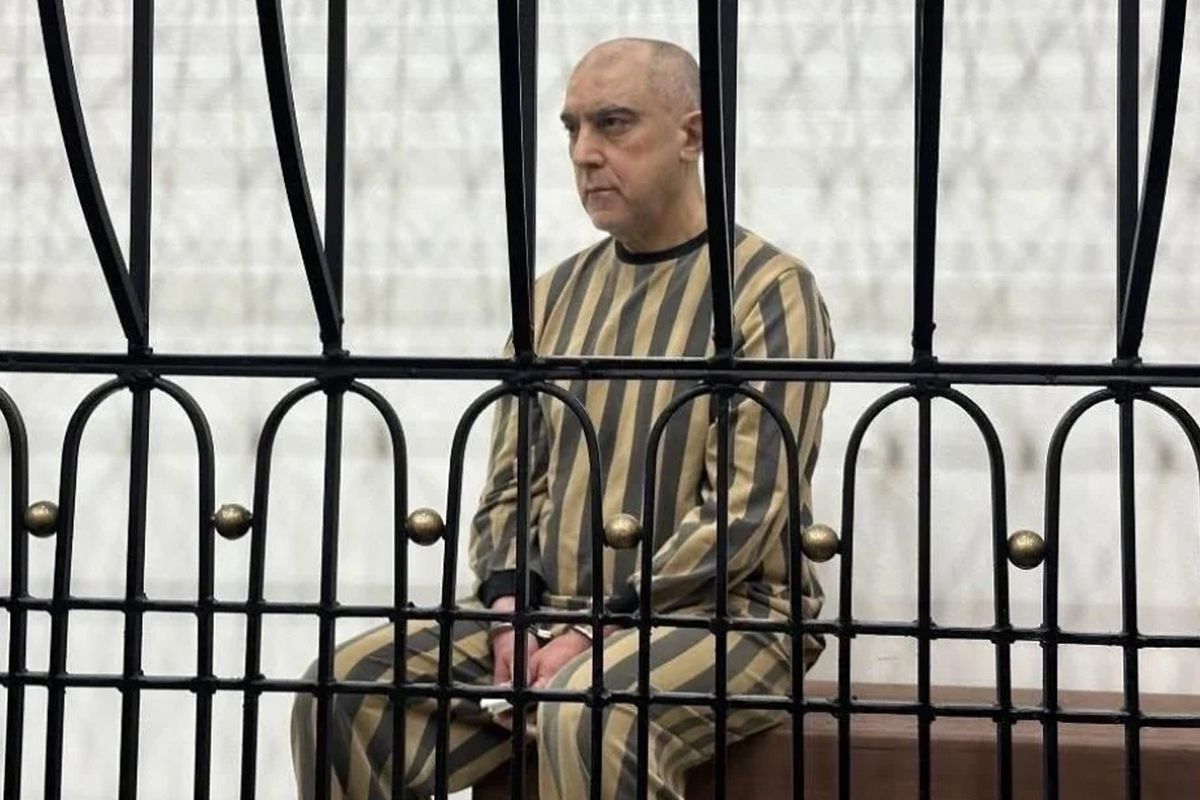 Suriye\'de 2011 iç savaşının kilit isimlerinden Atıf Necip hakim karşısına çıktı