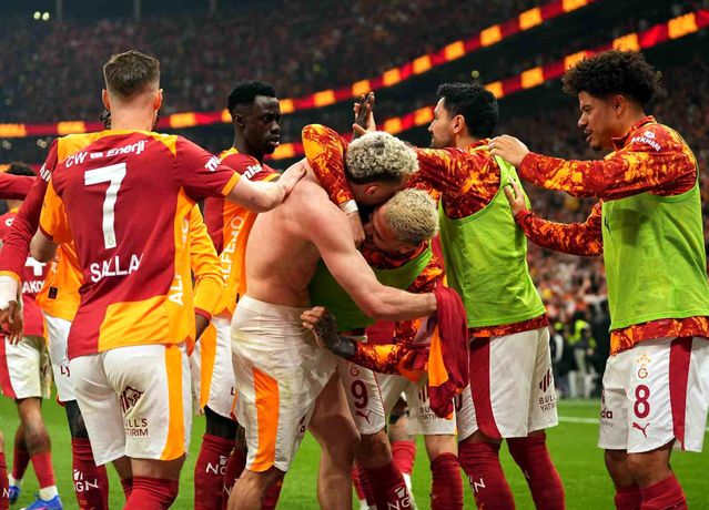 Galatasaray Fenerbahçe’yi 3-0 Yendi