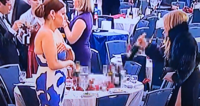 Trump'a saldırı girişiminde gazeteciler kaosun ortasında içki şişelerini çaldı