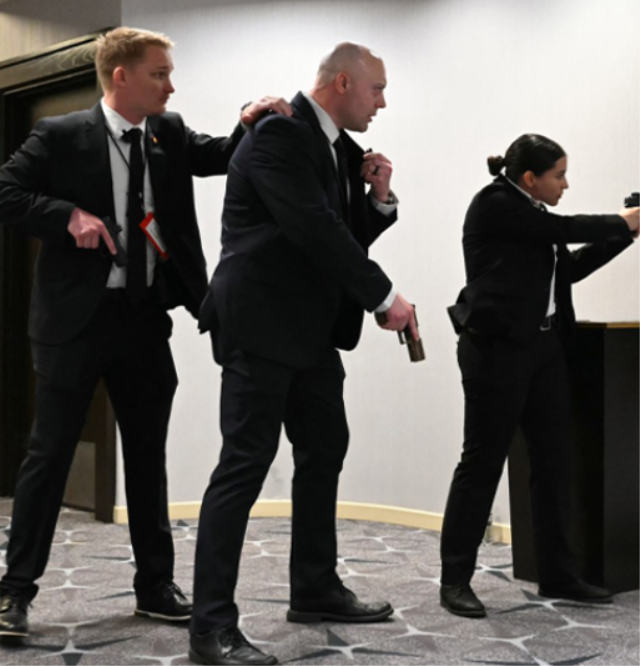 Trump’ın yemeğinde silahlı saldırı! Gizli servis anında müdahale etti