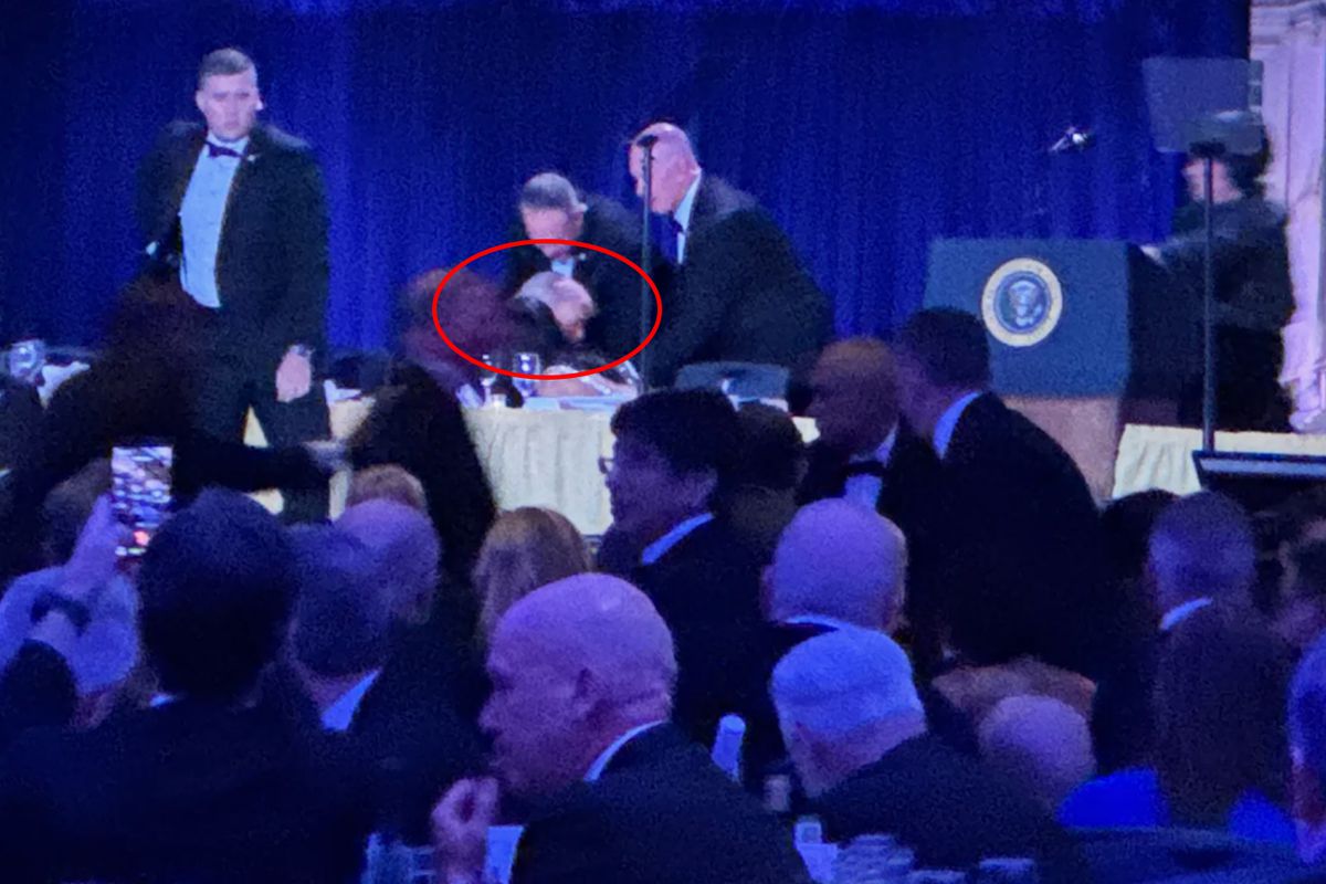 Trump’ın yemeğinde silahlı saldırı! Gizli servis anında müdahale etti