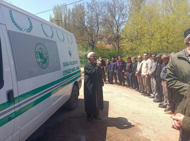 21 yaşındaki gencin acı sonu: Cenaze namazı araçtan indirilmeden kılındı