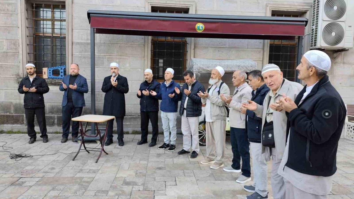 Alaplı\'dan 31 Hacı Adayı Kutsal Yola Çıktı