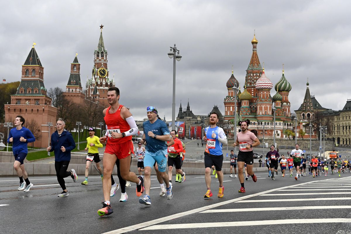 Moskova Yarı Maratonu\'nda Koşu Coşkusu