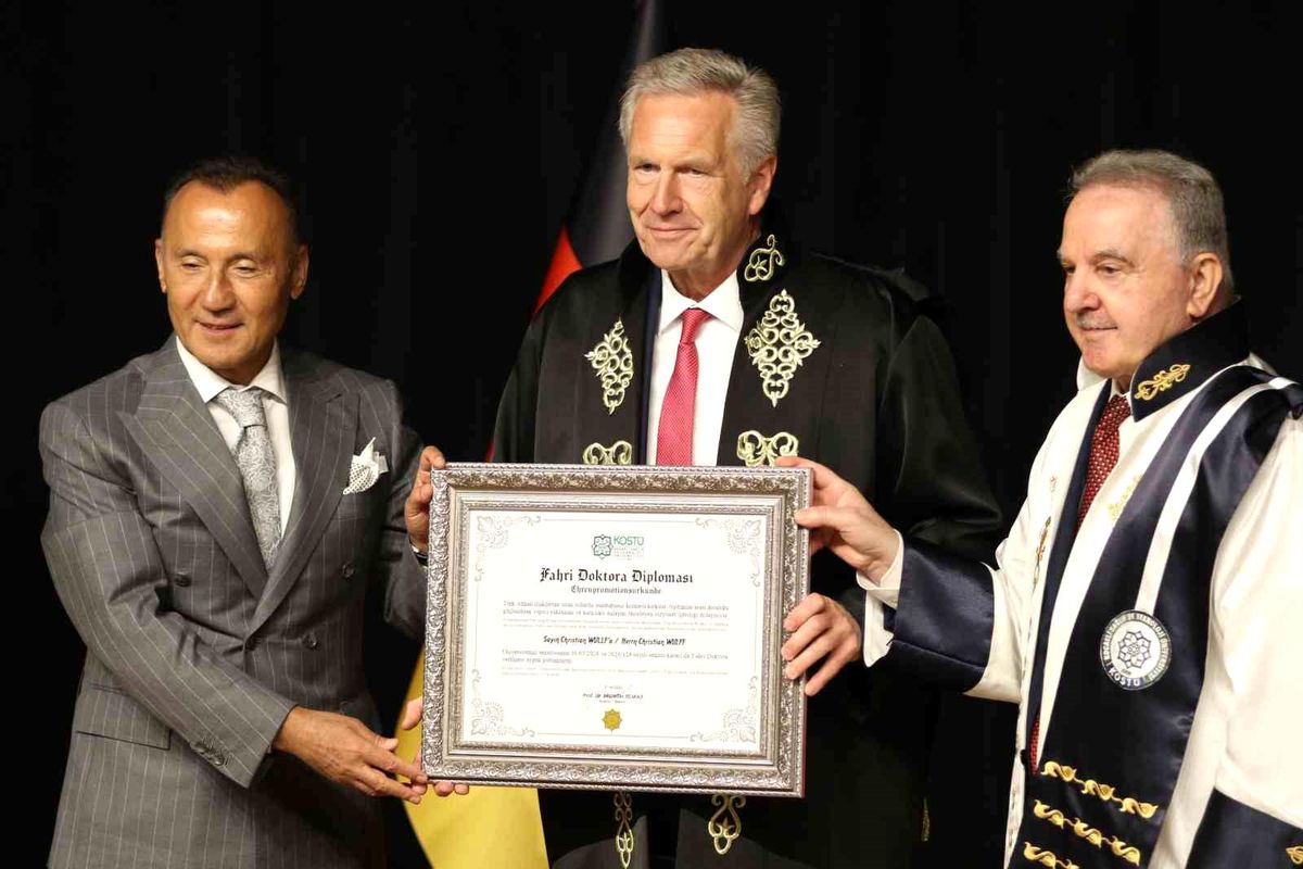Almanya\'nın 10. Cumhurbaşkanı Wulff\'a Kocaeli\'de fahri doktora
