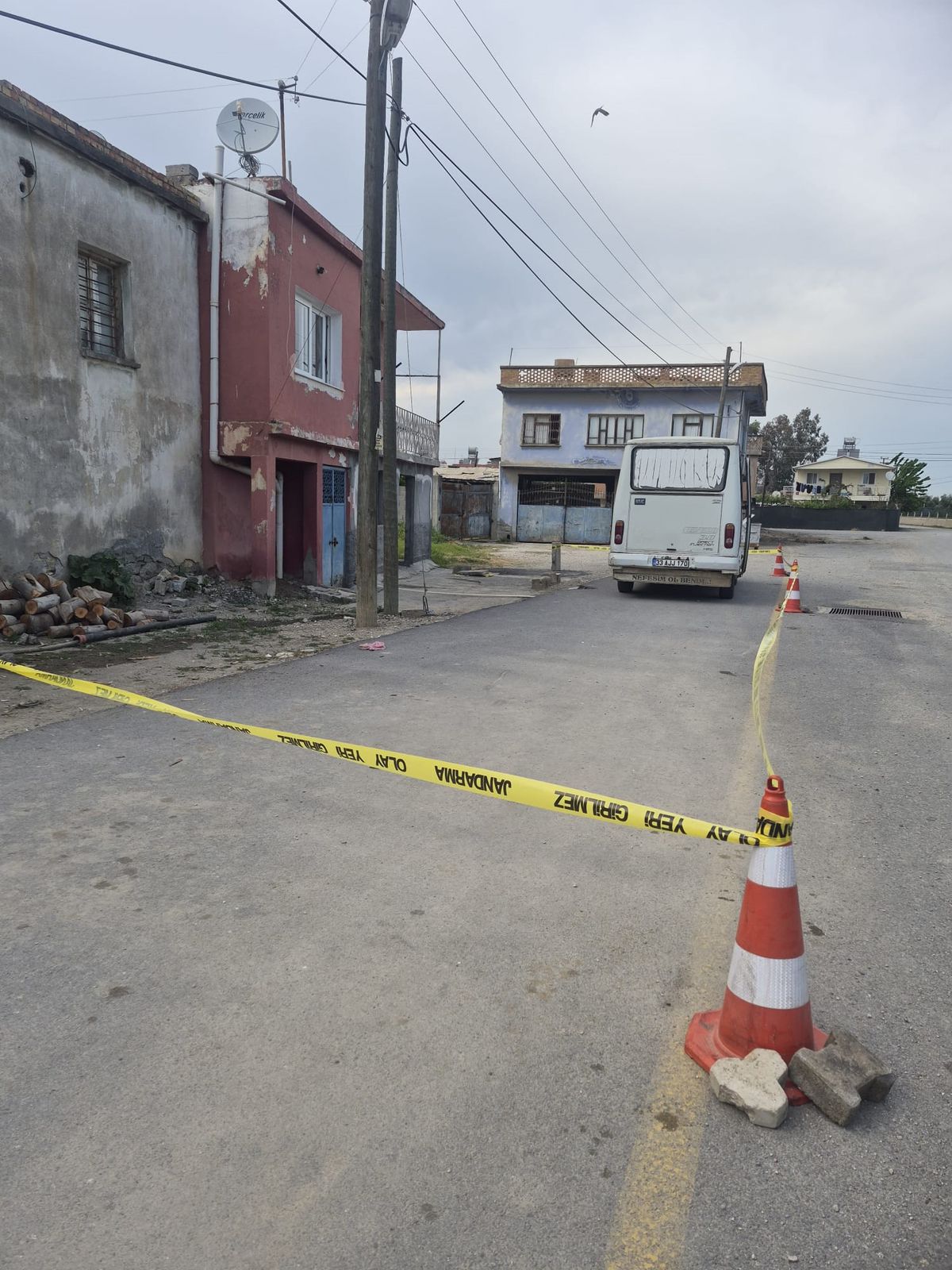 Aracını park etmek isterken 2 yaşındaki oğlunun ölümüne neden oldu