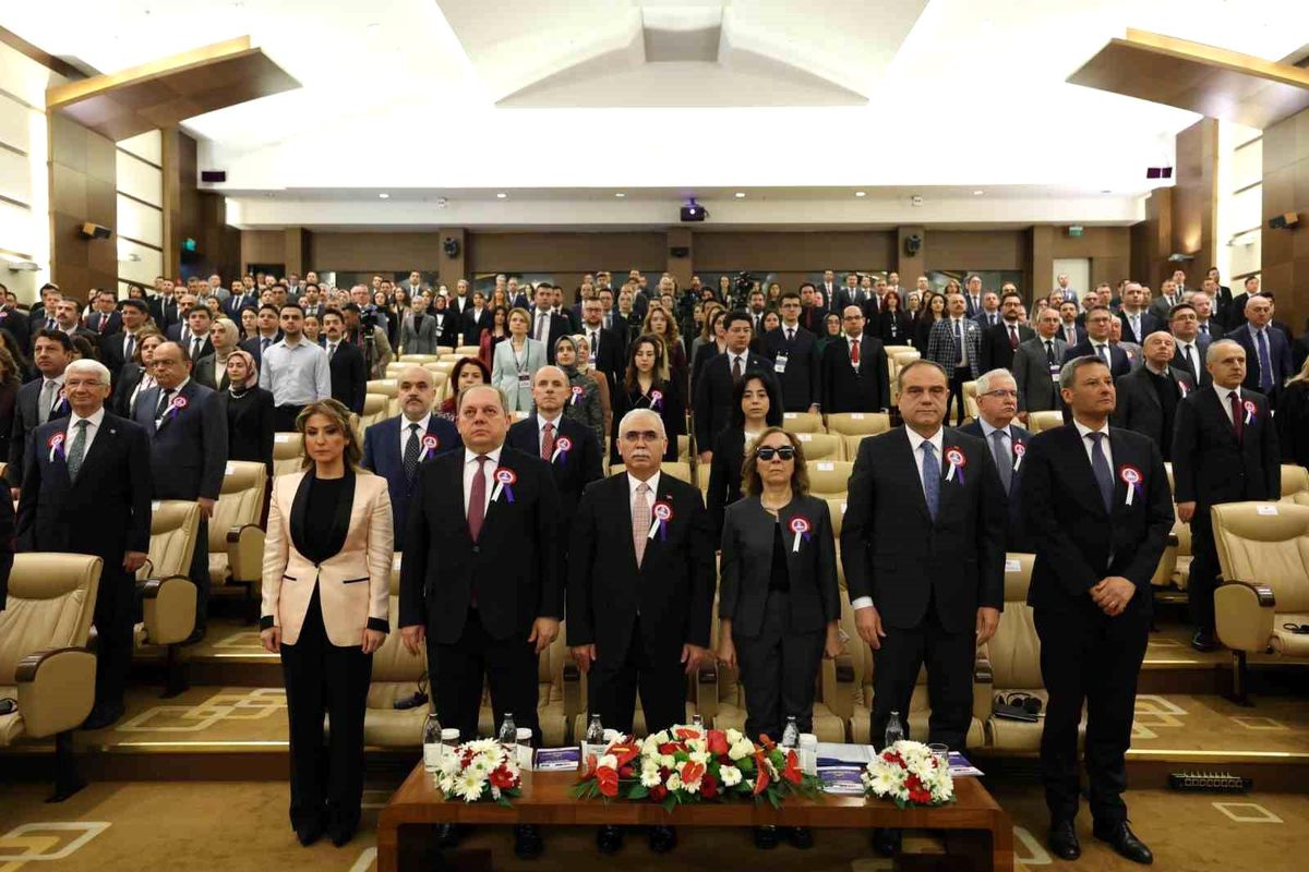 AYM, İnsan Hakları ve Hukukta Merkezi Rol Oynuyor