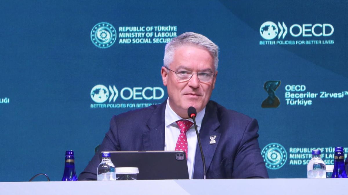 Bakan Işıkhan \'OECD 2026 Beceriler Zirvesi\' nde konuştu
