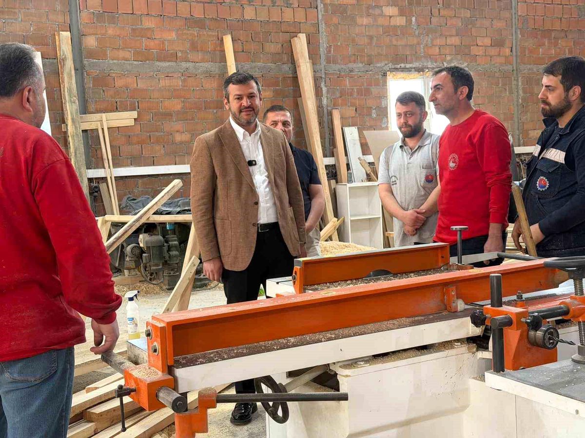 Başkan Çetinkaya\'dan üretim hamlesi: Belediye marangozhanesinin kapasitesi 3 kat arttı