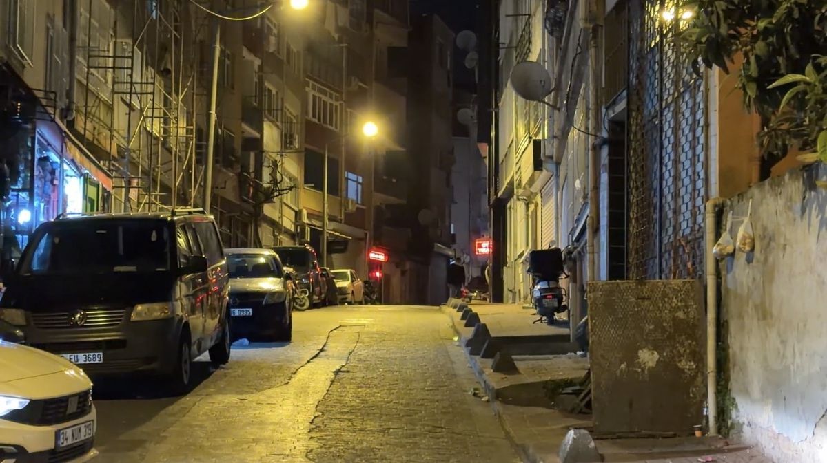 Beyoğlu\'nda 3 gün önce cezaevinden çıktı silahla saldırıya uğradı: Şüpheli 1 saatte yakalandı