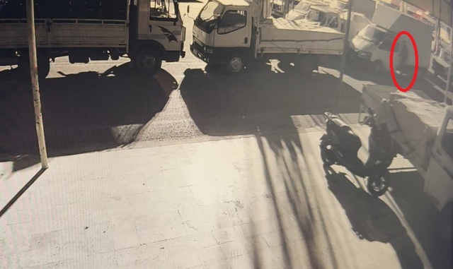 Biber yüklü kamyoneti çaldılar, biberleri satıp parasını harcayamadan yakalandılar